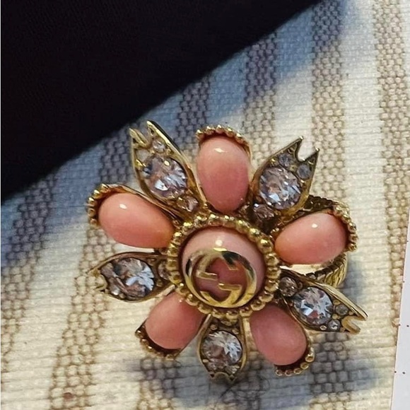 Pink Interlocking G Flower Ring - Picture 3 of 4